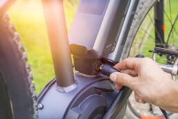 Fiets opladen thuis - Fiets opladen op het werk